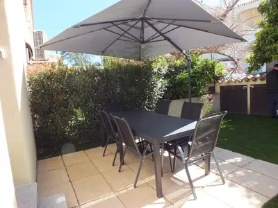 Patio o area all'aperto di Casa Budoni gemütliche Ferienwohnung Zentral doch ruhig gelegen 1km vom Strand