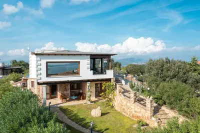 Paesaggio naturale nelle vicinanze della villa