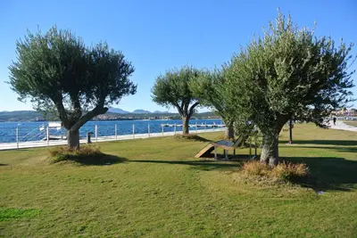 Paesaggio naturale nelle vicinanze dell'aparthotel