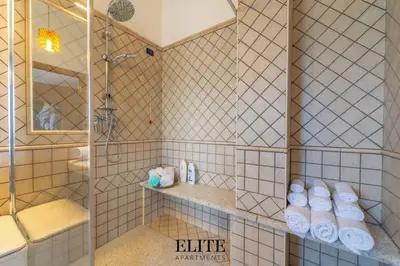 Bagno di Lussuosa Villa con piscina a Porto Rotondo