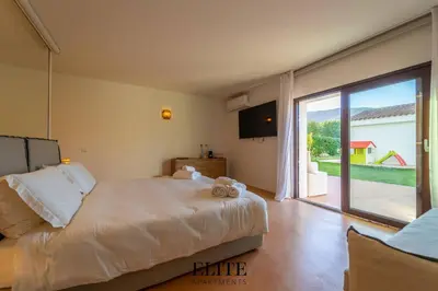 Letto o letti in una camera di Lussuosa Villa con piscina a Porto Rotondo