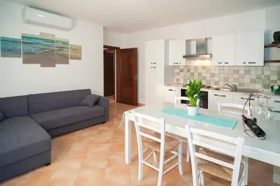 Cucina o angolo cottura di Appartamento vicino alla spiaggia -B-