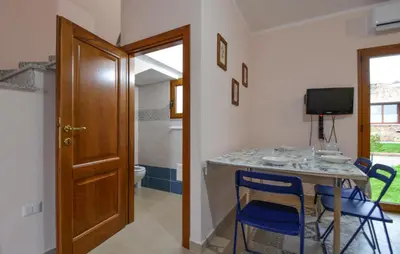 TV o dispositivi per l'intrattenimento presso Awesome Home In Malamuri With Wifi