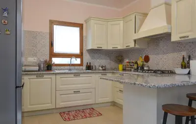 Cucina o angolo cottura di Awesome Home In Malamuri With Wifi
