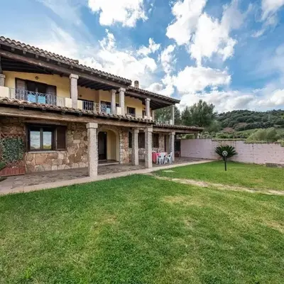 Holiday retreat near La Caletta beaches