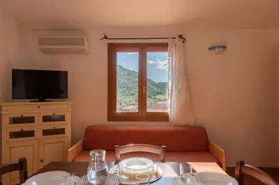 TV o dispositivi per l'intrattenimento presso Stunning Residence Bouganvillage 1 Bed Apt sleep 4