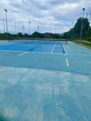 Attività di tennis o squash presso la casa vacanze o nelle vicinanze