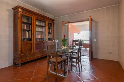 Biblioteca nella villa