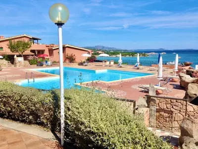 Piscina di ISA-Residence Marineledda in Golfo di Marinella with sea view o nelle vicinanze