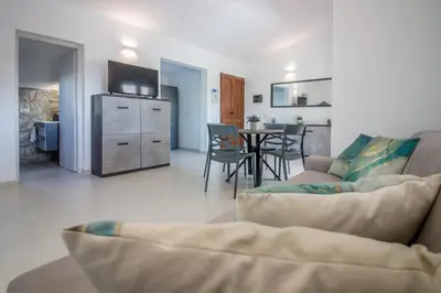 Cucina o angolo cottura di GuestHost - Casa Nina - relax close to the beach