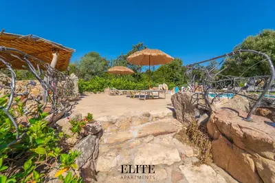 Giardino di Luxury Oasis Apt Pool & Jacuzzi