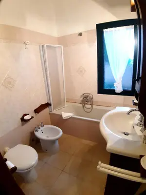 Bagno di La casa nel borgo, in a cozy charming village, 15 min to Beach, Small pets welcome