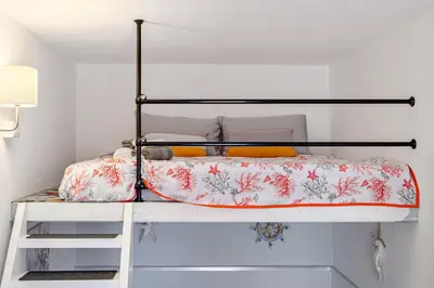 Letto o letti in una camera di House with Private Garden Near City Centre and Beach
