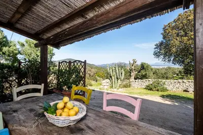 Paesaggio naturale nelle vicinanze della villa