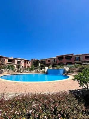 Piscina di Bilocale tra terra e mare o nelle vicinanze