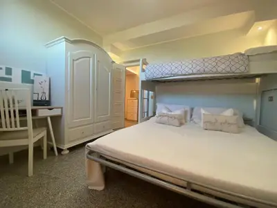 Letto o letti in una camera di Villa with Terrace overlooking the Sea