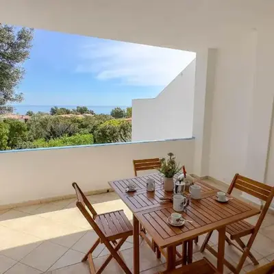 Blue Horizon Apartment