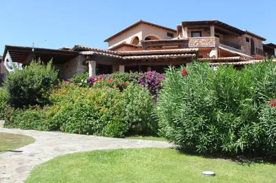 Giardino di Cozy Villa with wonderful view in Puntaldia