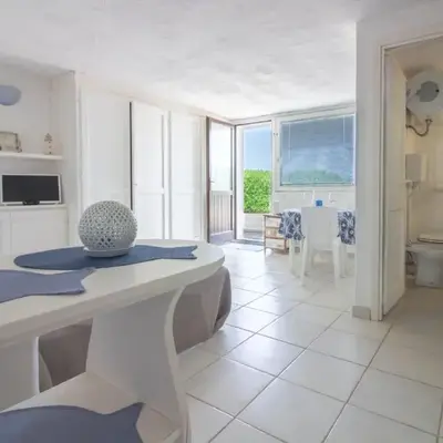 GuestHost - Cozy Open-Plan Apartment in Sardinia