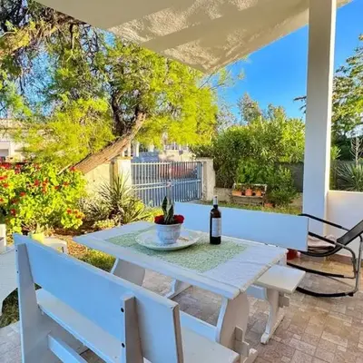 Tina's Tiny House - 10 meters from the beach