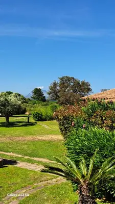 Paesaggio naturale nelle vicinanze della villa
