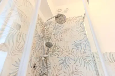 Bagno di Splendido Monolocale con Giardino Olbia