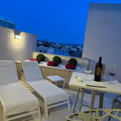 Eleven Rooms & Apartments