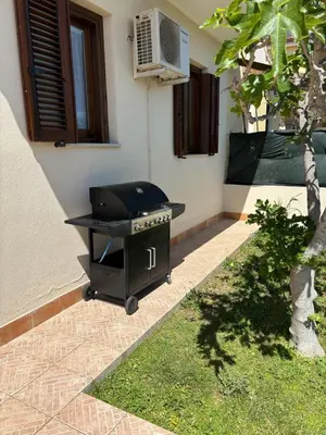 Giardino di Villetta in Sardegna piano terra con giardino