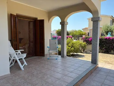 Giardino di Villetta in Sardegna piano terra con giardino