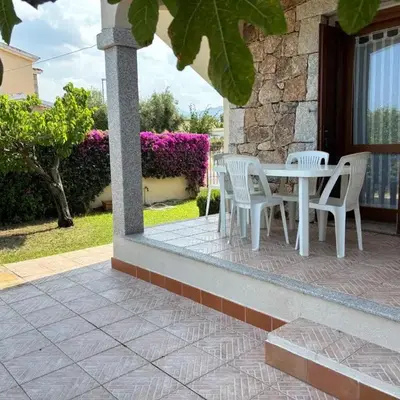 Villetta in Sardegna piano terra con giardino