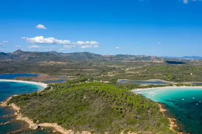 Paesaggio naturale nelle vicinanze della villa