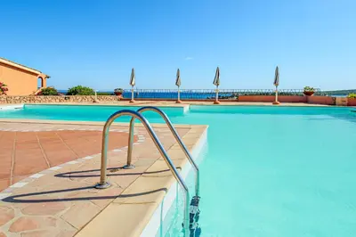 Piscina di Marineledda Appartamento Bellucci o nelle vicinanze
