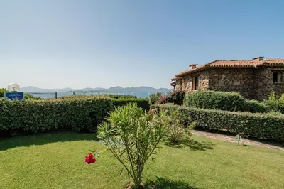 Paesaggio naturale nelle vicinanze della villa