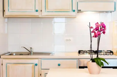 Cucina o angolo cottura di Charming Baia Marina apartment with Stunning View 1 bedroom apartment sleeps 4