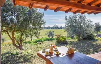 Giardino di Appartamenti a Sa Serra di Orosei