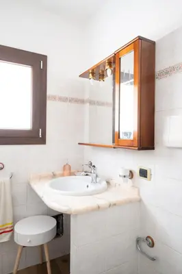 Bagno di Villa Olivastro by Klodge