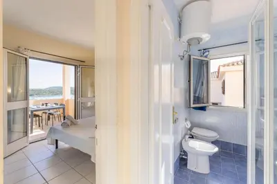 Bagno di Relaxing BaiaDeBahas 1BedApt Bilo4 sleeps4 SeaView