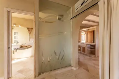 Letto o letti in una camera di Relaxing BaiaDeBahas 1BedApt Bilo4 sleeps4 SeaView