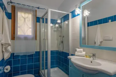 Bagno di Stunning Residence Bouganvillage 2 Bed Apt sleep 6