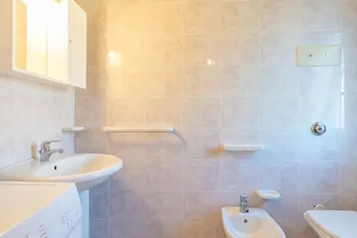 Bagno di ISS Travel, L'Uddastru 2, Panoramic Apartments - with private outdoor terrace