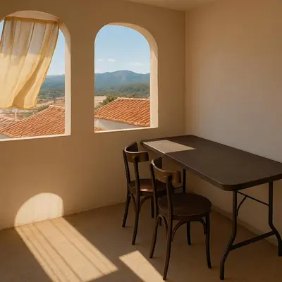 Vista generica sulle montagne o vista sulle montagne dall'interno della casa vacanze