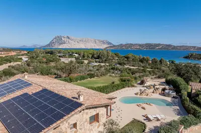 Paesaggio naturale nelle vicinanze della villa