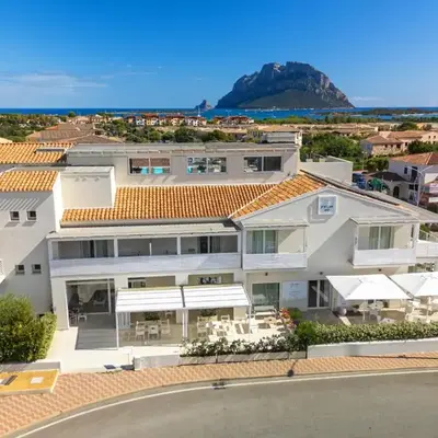 ISA - Hotel with panoramic swimming pool in Porto San Paolo just 850 mt from the sea