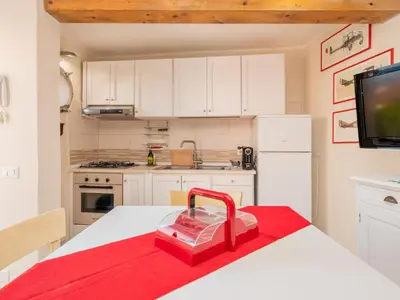 Cucina o angolo cottura di Apartment Sehr zentral in Olbia by Interhome