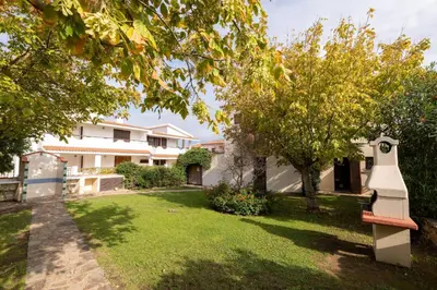 Giardino di Spacious flat 300mt from the beach