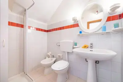 Bagno di Perfectly located flat in San Teodoro