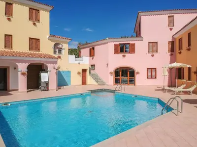 Piscina di Comfy studio with shared pool o nelle vicinanze
