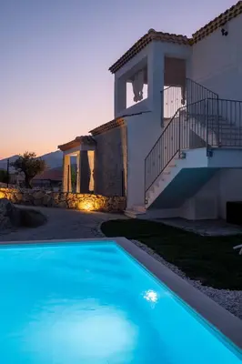 Piscina di Bellevue 36B by Klodge o nelle vicinanze
