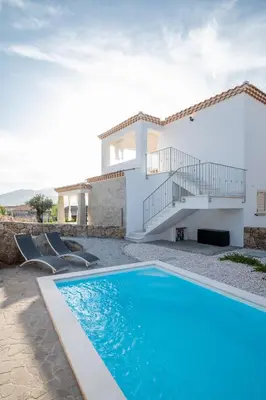 Piscina di Bellevue 36B by Klodge o nelle vicinanze