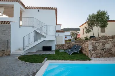 Piscina di Bellevue 36B by Klodge o nelle vicinanze